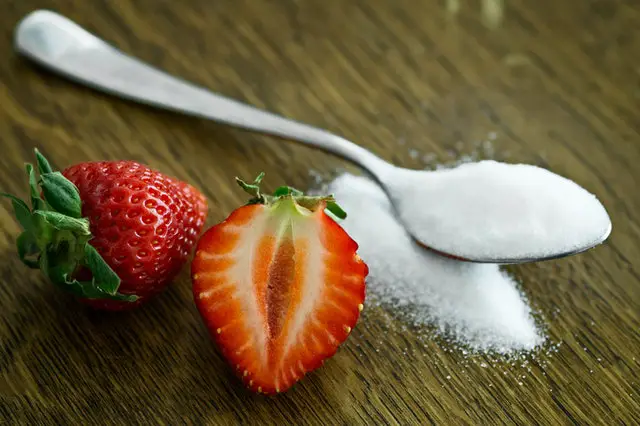 berry-calorie-sugar-health