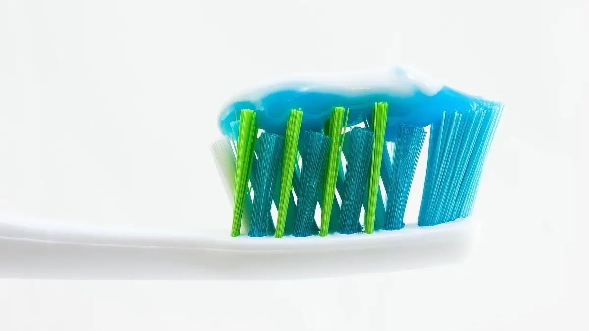 How-to-brush-your-teeth-Brushing-techniques
